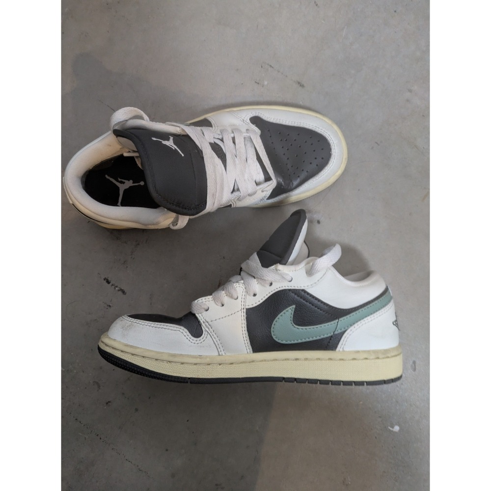 Jordan Air Jordan 1 Low Kid's Size 6 White Dark Grey Sage DC0774-001